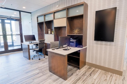 Holiday Inn Knoxville N - Merchant Drive image 31